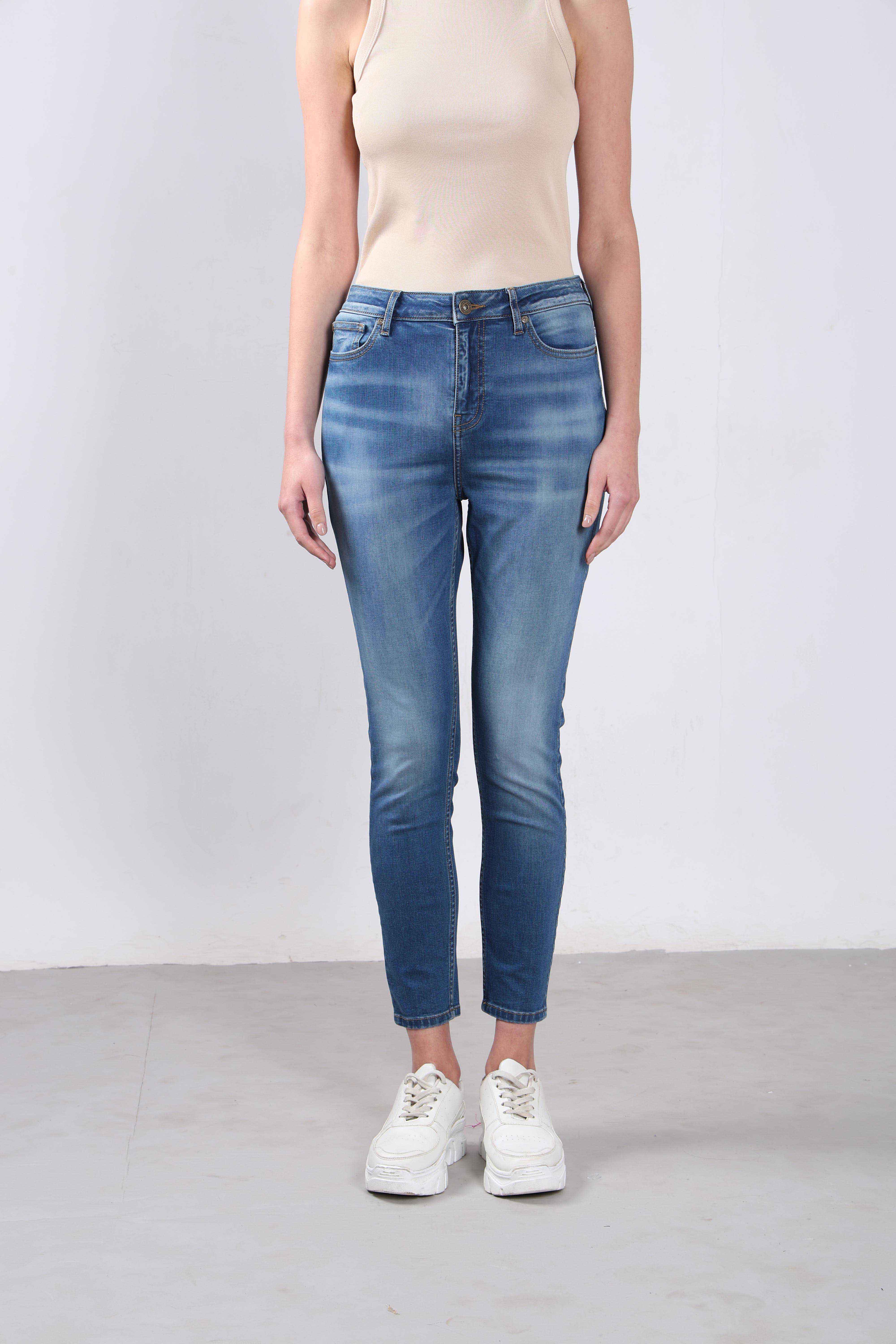 Vero Moda Light Blue Mid Rise Skinny Fit Jeans - Image 9