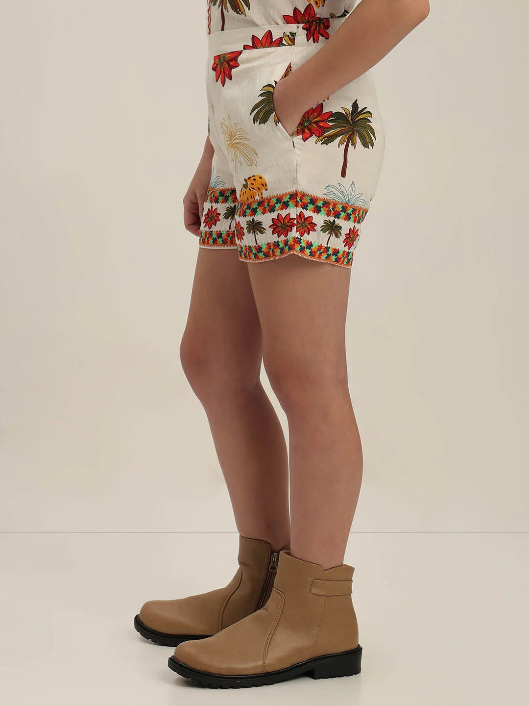GIRLS Tropical Print Shorts - Image 3