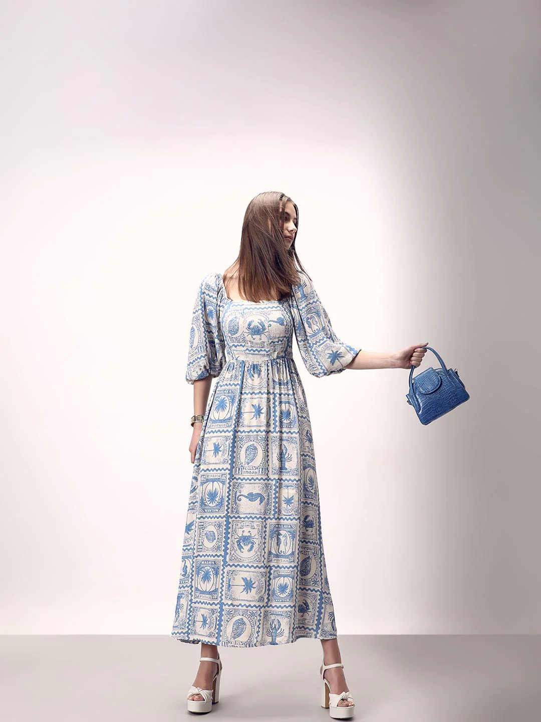 Vero Moda White & Blue Printed Viscose Dress