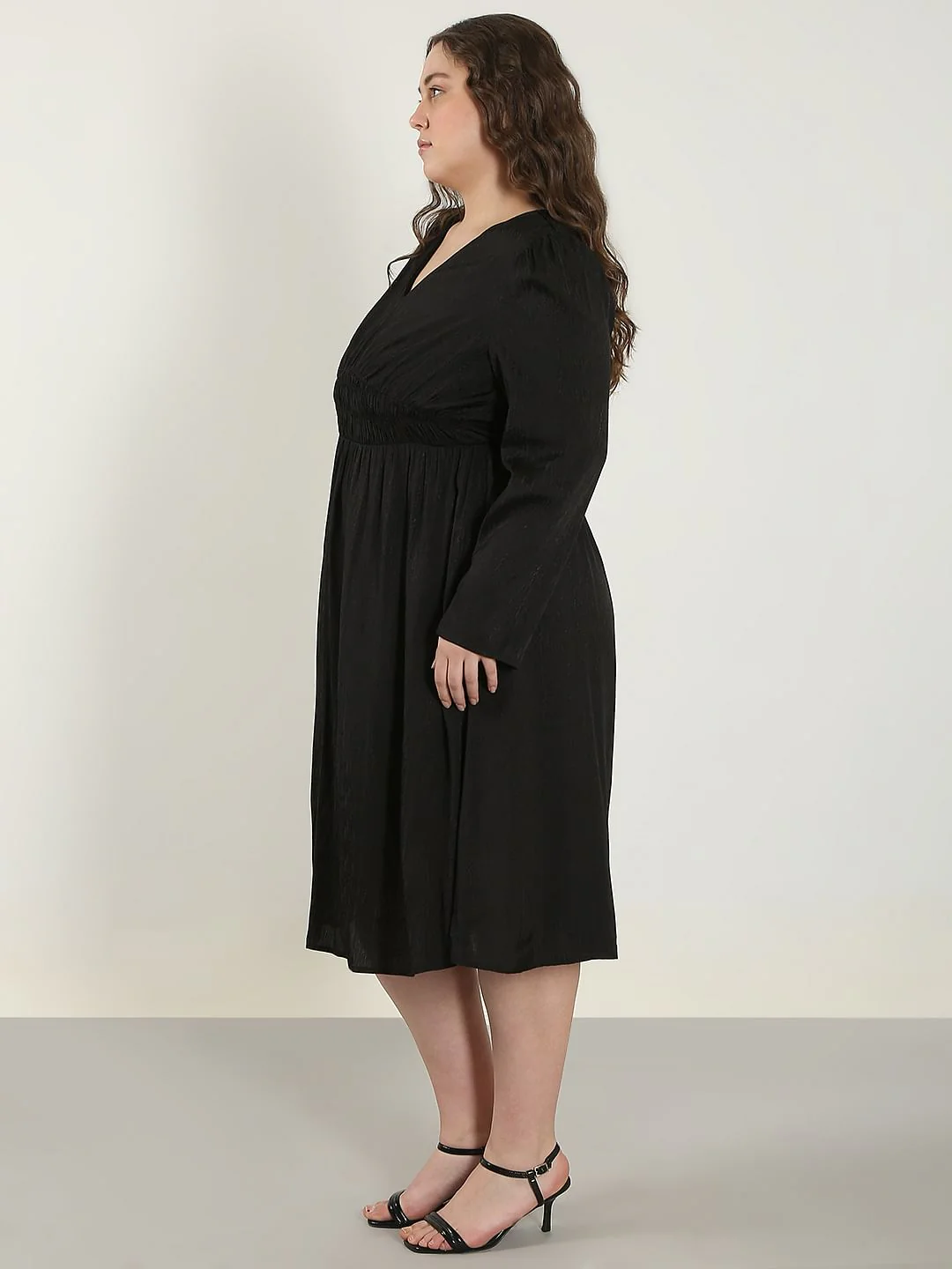 Curve Black Viscose Midi Dress - Image 3