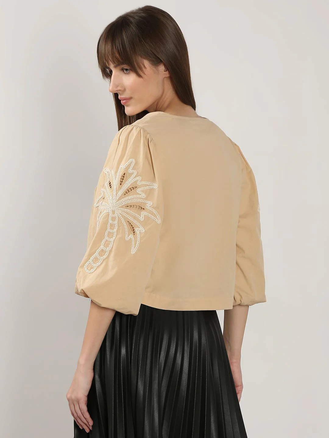 Vero Moda Beige Embroidered Print Top - Image 3
