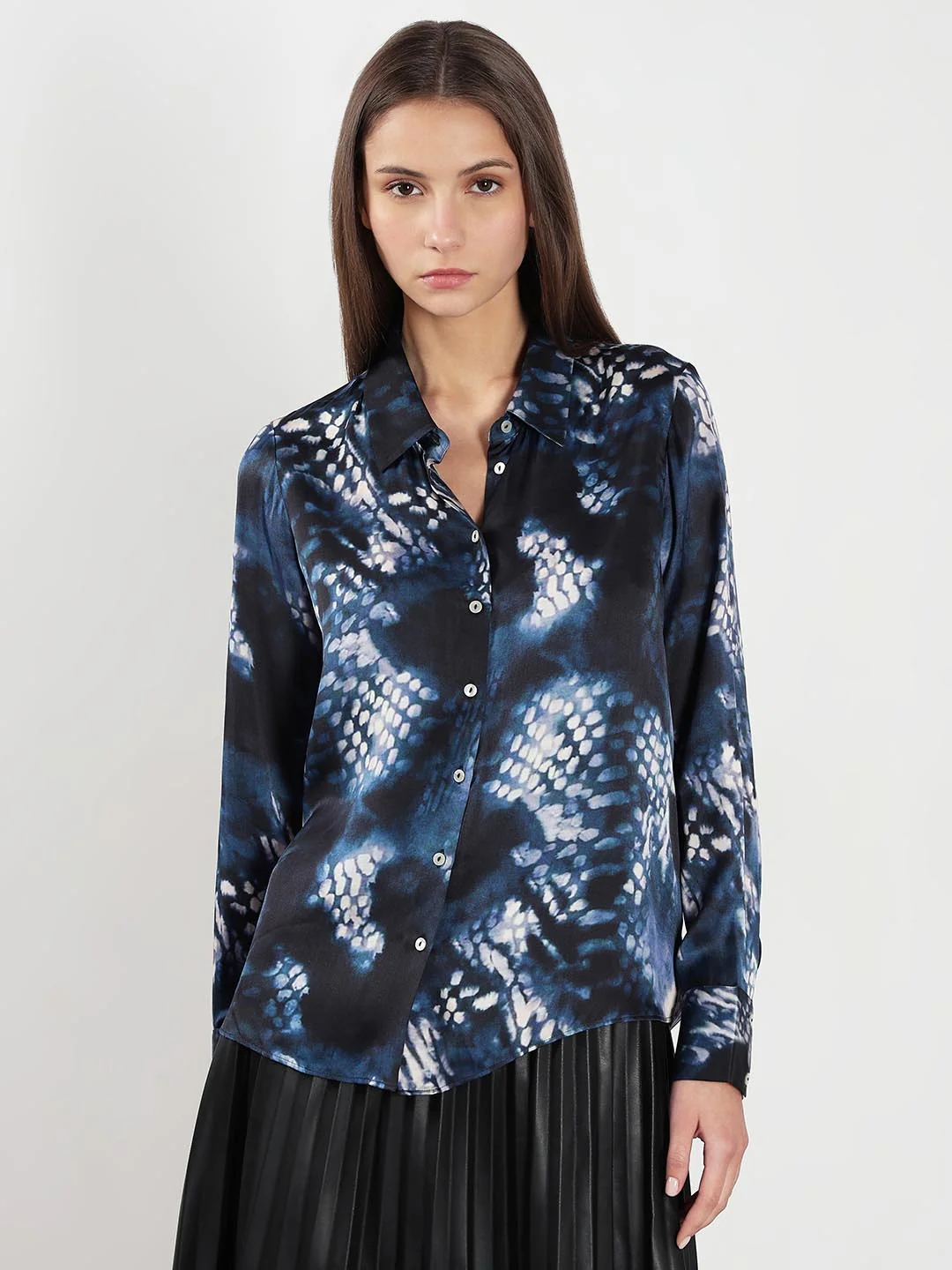 Vero Moda Navy Blue Printed Shirt - Image 2