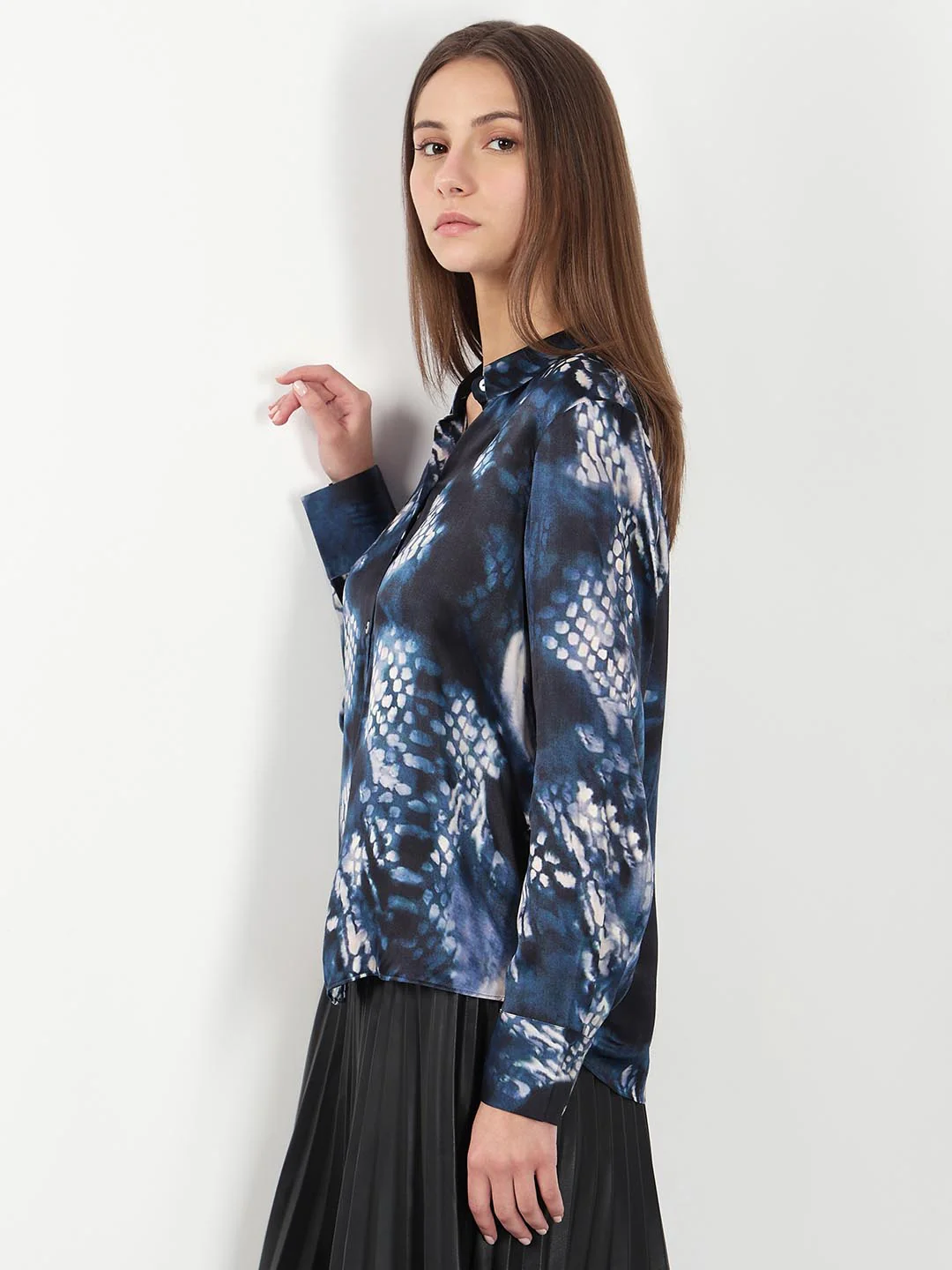 Vero Moda Navy Blue Printed Shirt - Image 4