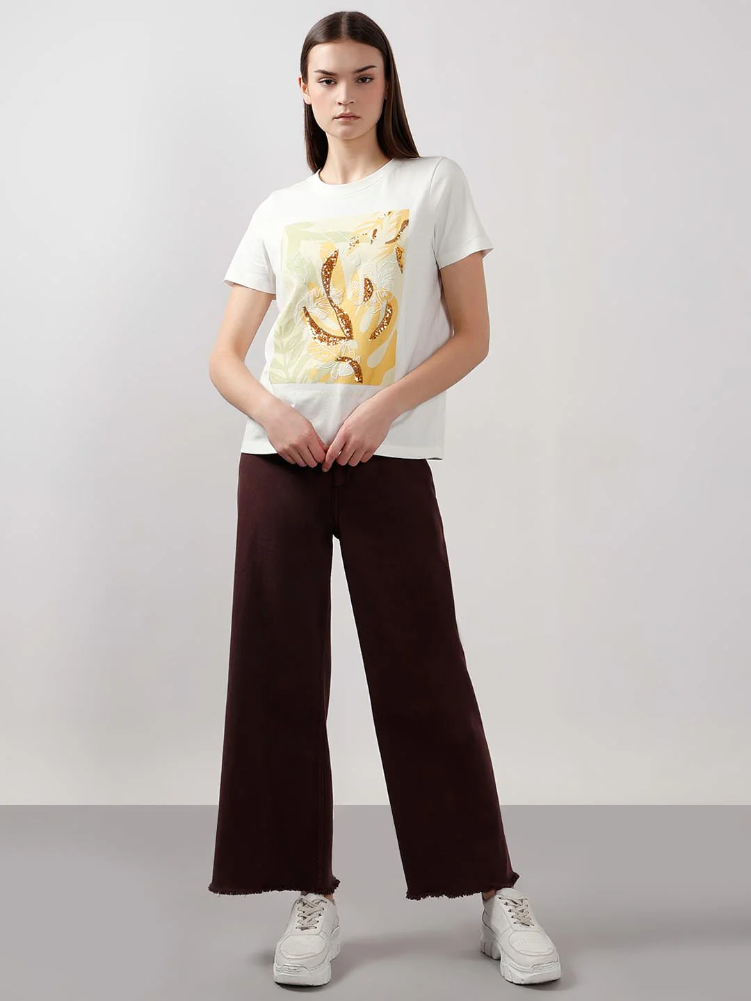 Vero Moda White Embellished Print T-Shirt - Image 5