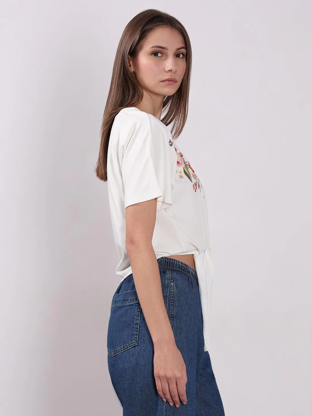 Vero Moda White Embroidered Print T-Shirt - Image 4