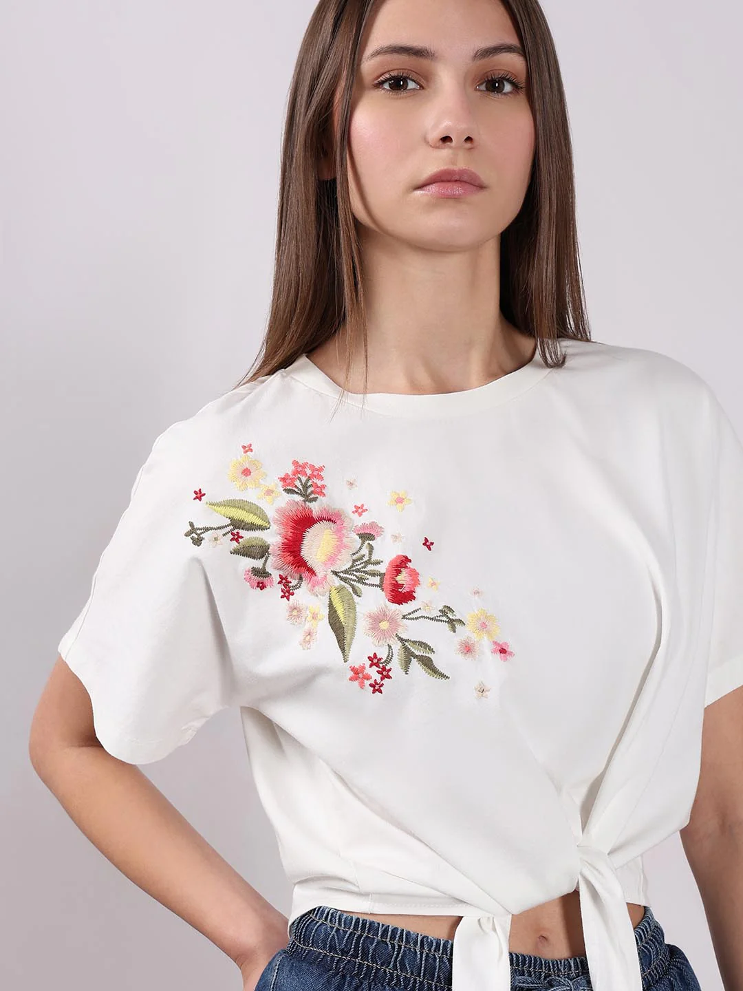 Vero Moda White Embroidered Print T-Shirt - Image 6