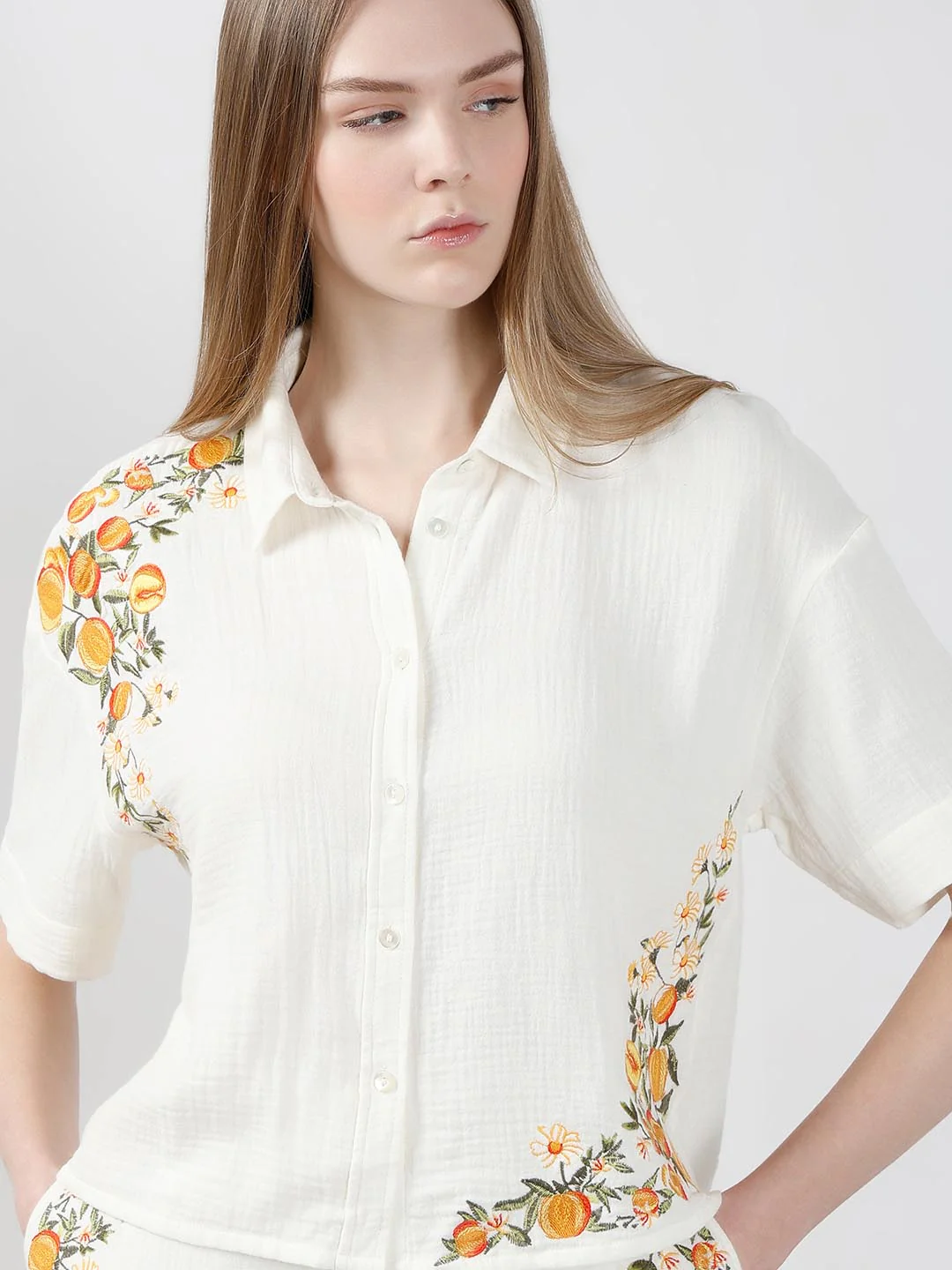 Vero Moda White Embroidered Print Shirt - Image 6