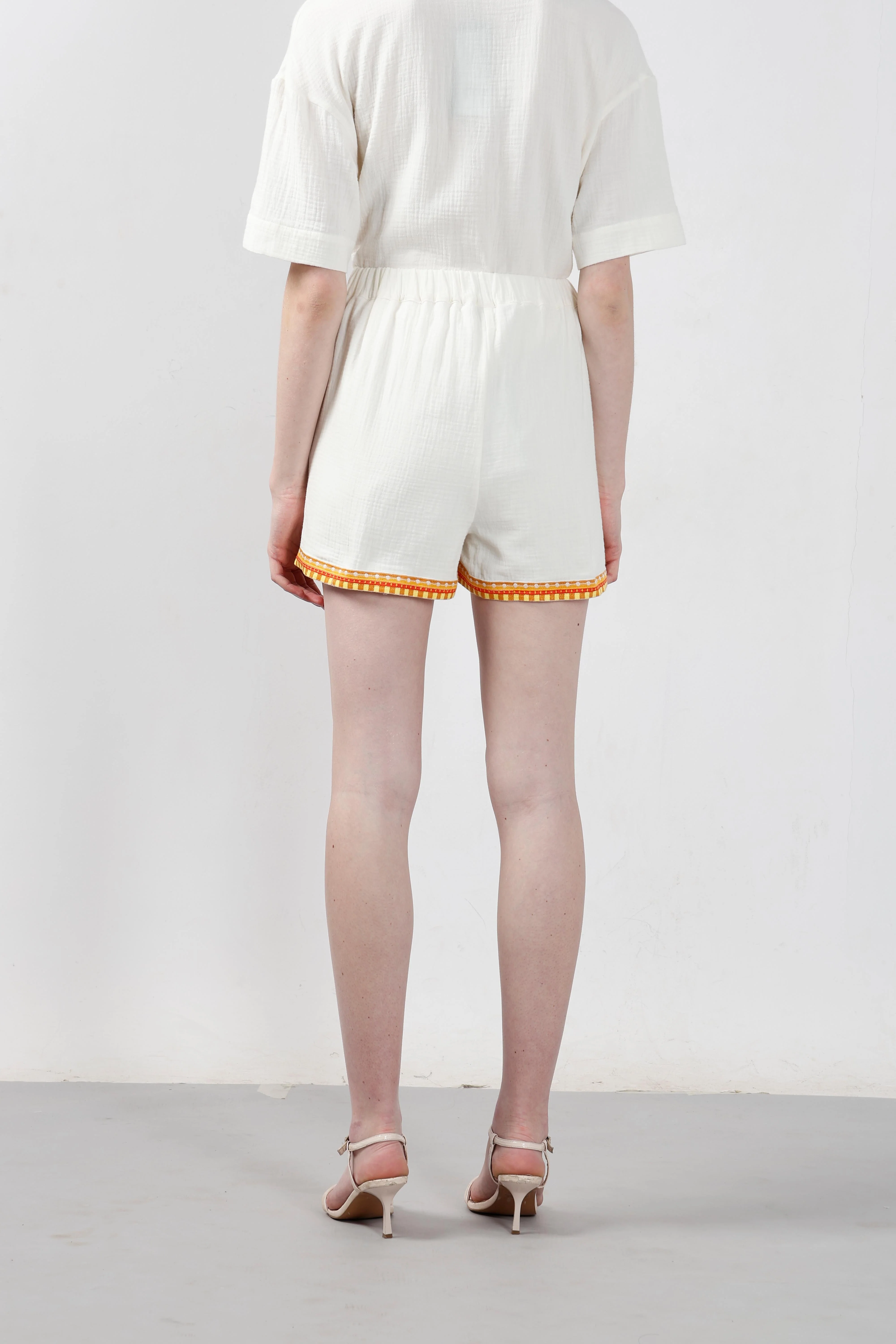 Vero Moda White Embroidered Print Shorts - Image 10