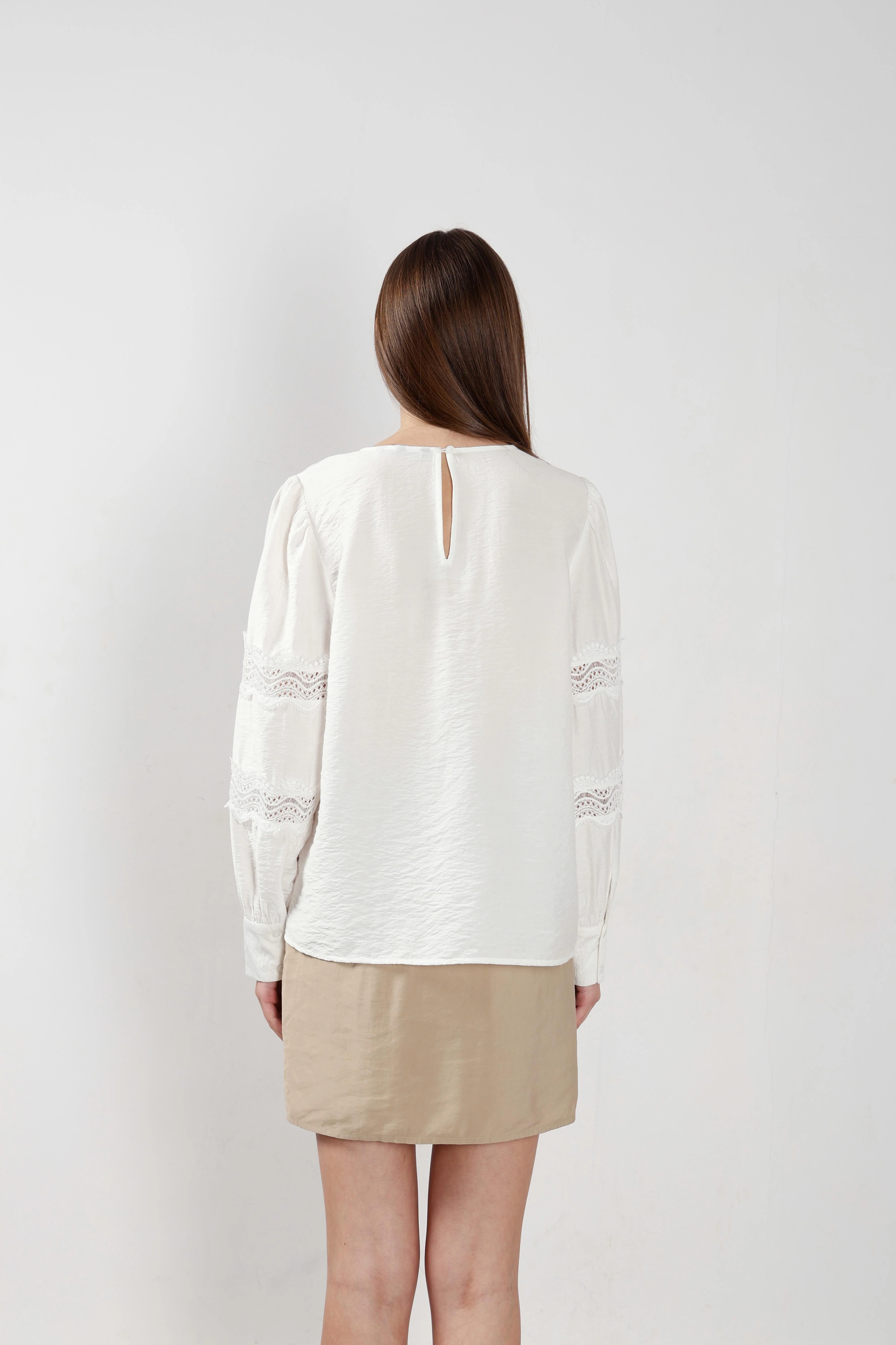 Vero Moda White Puff Sleeves Top - Image 10