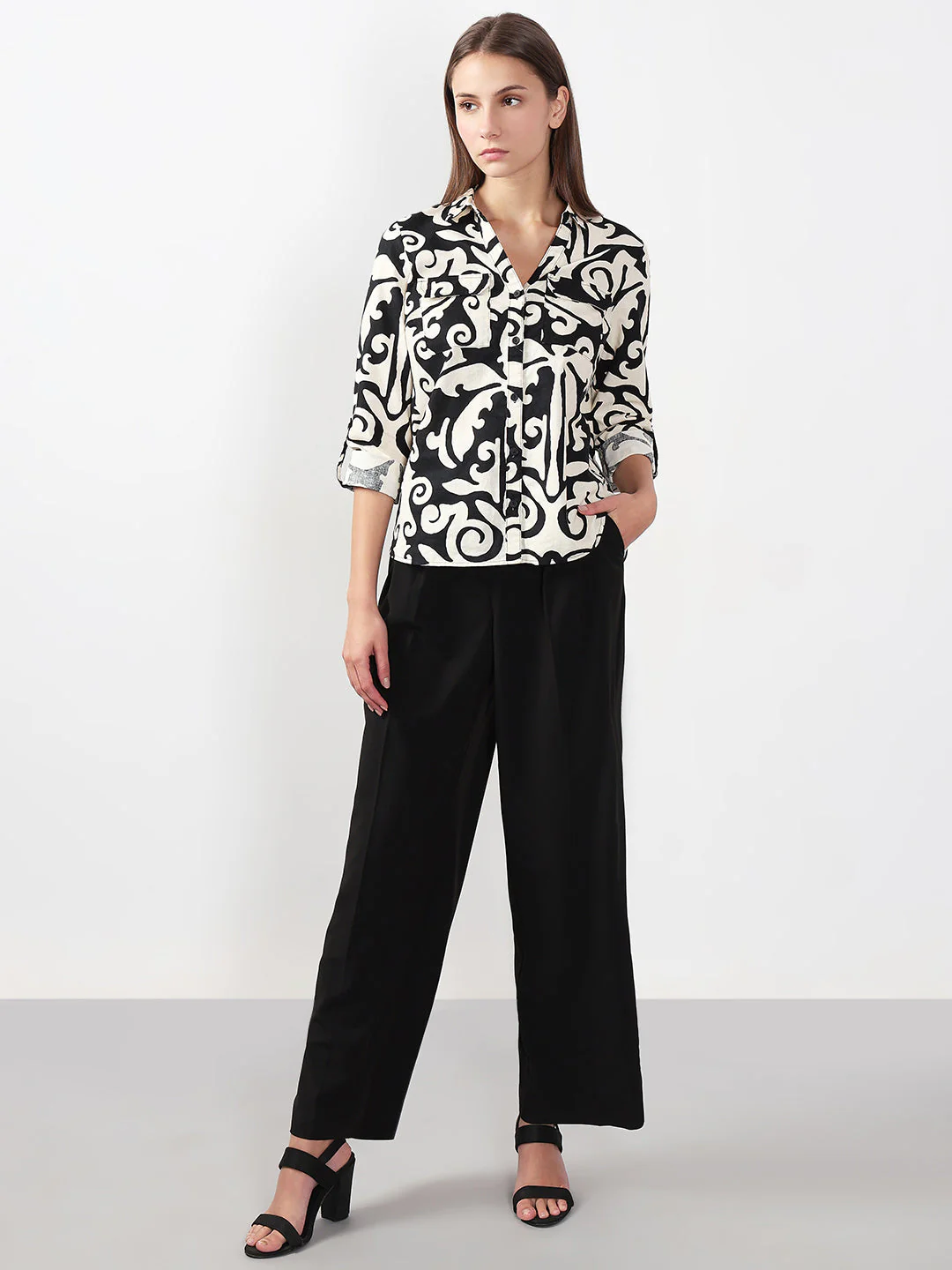 VERO MODA Black & White Printed Shirt - Image 5