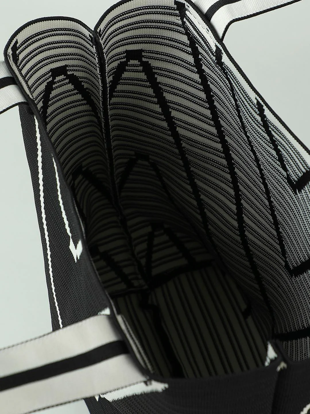 Black Textured Contrast Shoulder Bag - Image 5
