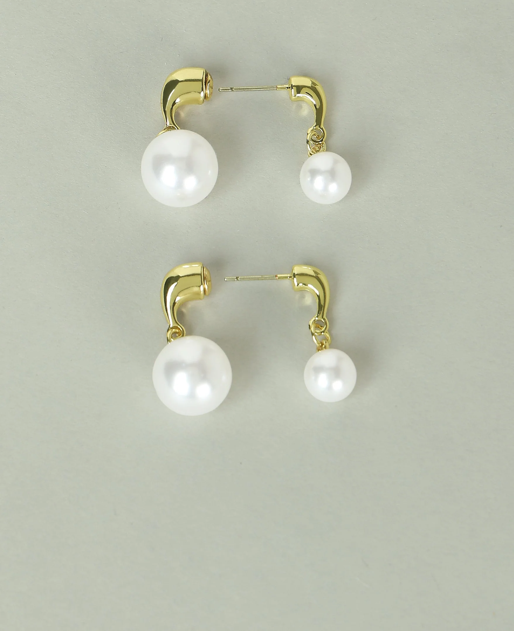 Pearl Drop Earrings - Image 3