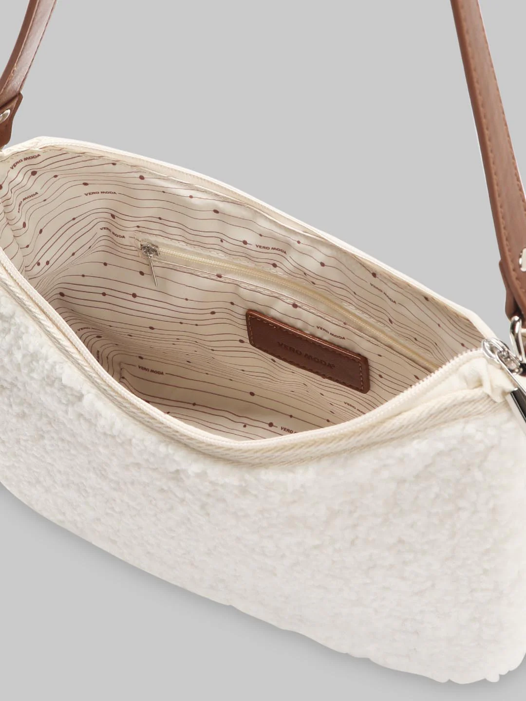 White Textured Shoulder Bag - Image 4