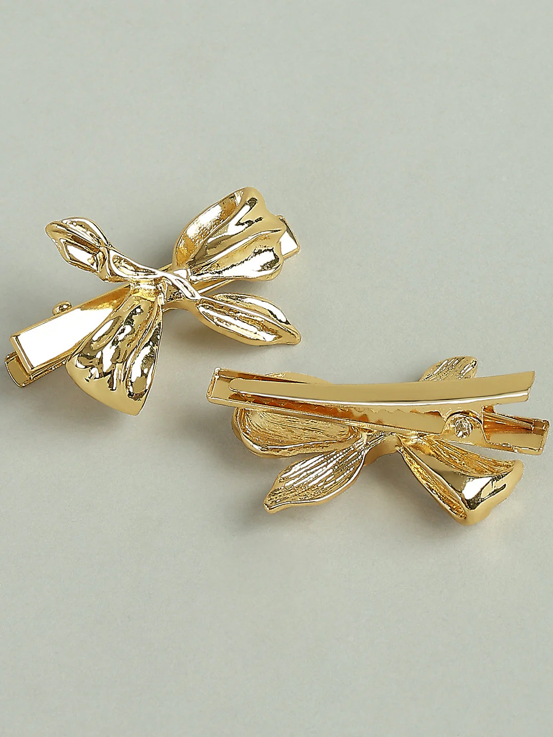 Golden Bow Shaped Hairclip - Image 3