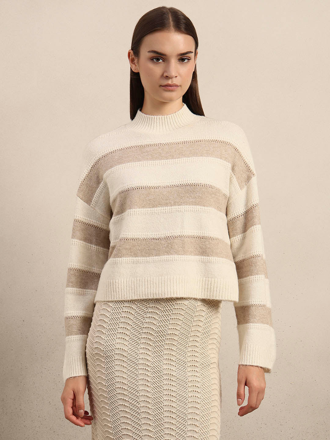 High-Neck Colourblocked Pullover - Beige - Image 2