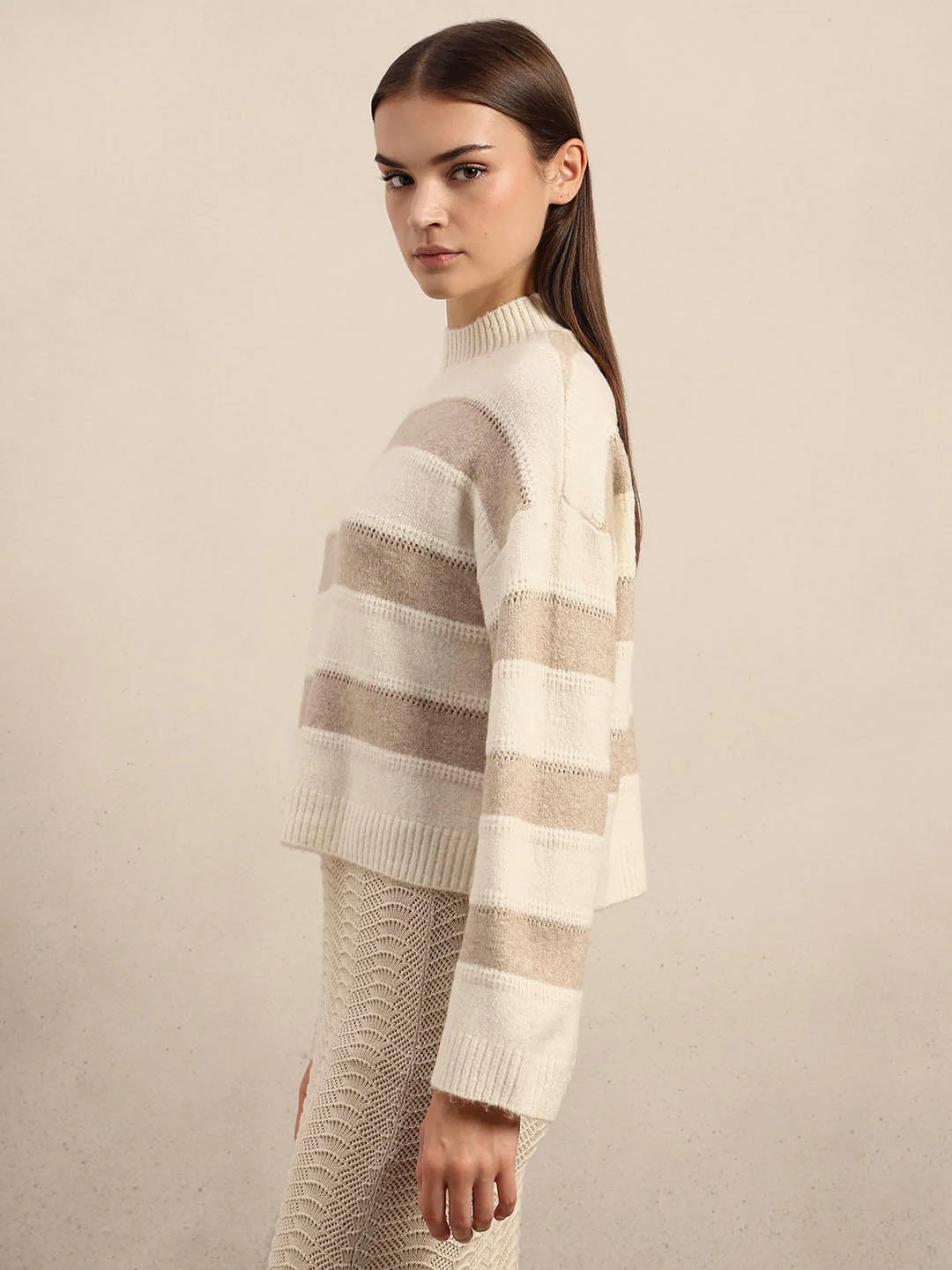 High-Neck Colourblocked Pullover - Beige - Image 3