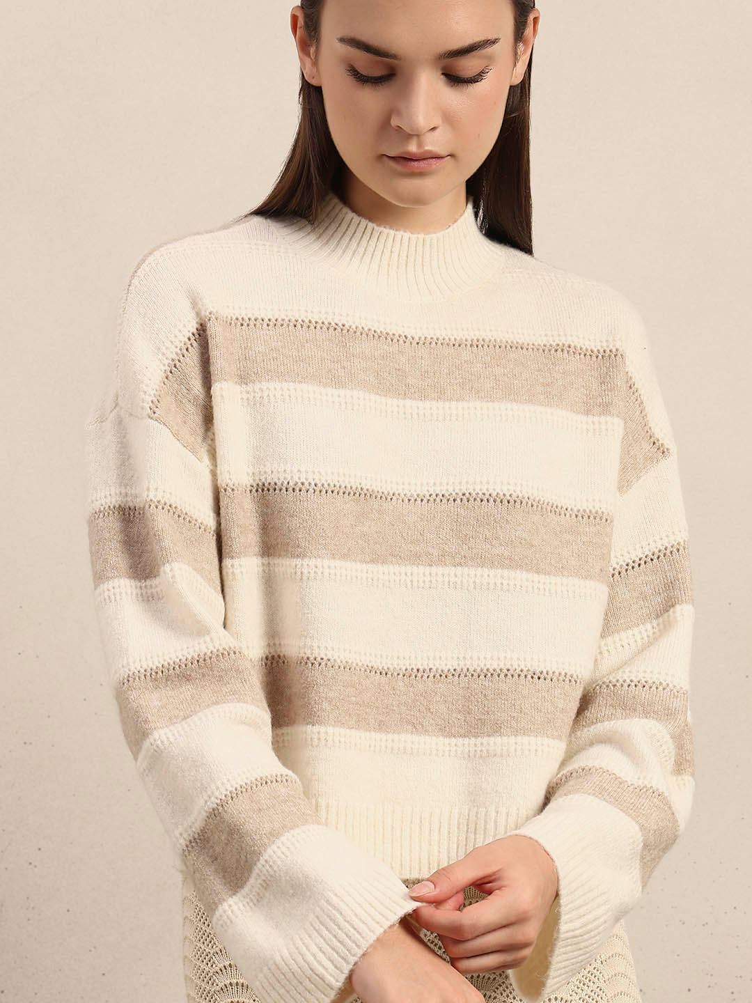 High-Neck Colourblocked Pullover - Beige - Image 6