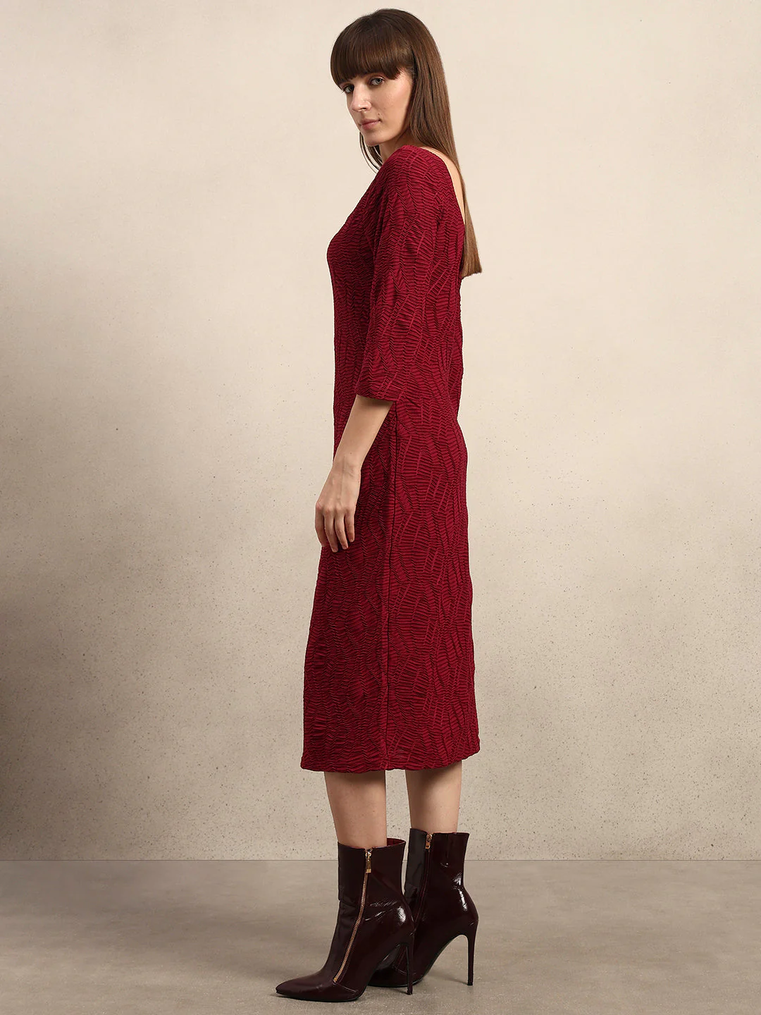 Textured Maroon Midi Dress - Image 3