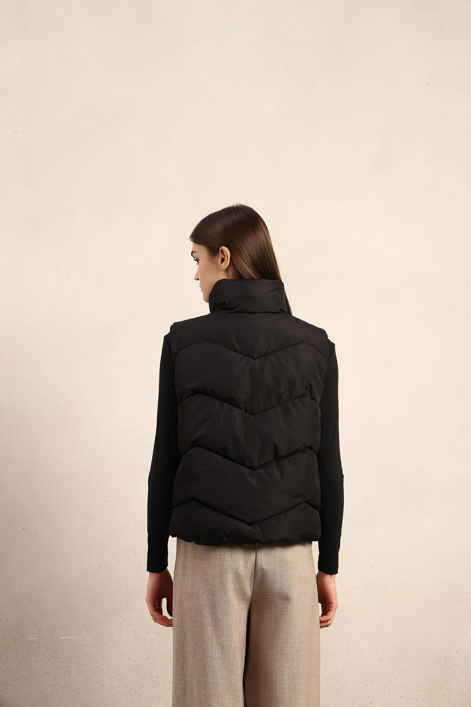 High-Neck Short Puffer Waistcoat - Black - Image 10