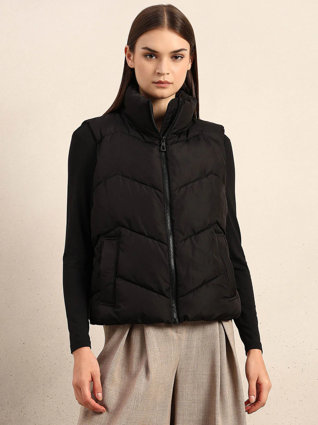 High-Neck Short Puffer Waistcoat - Black - Image 2