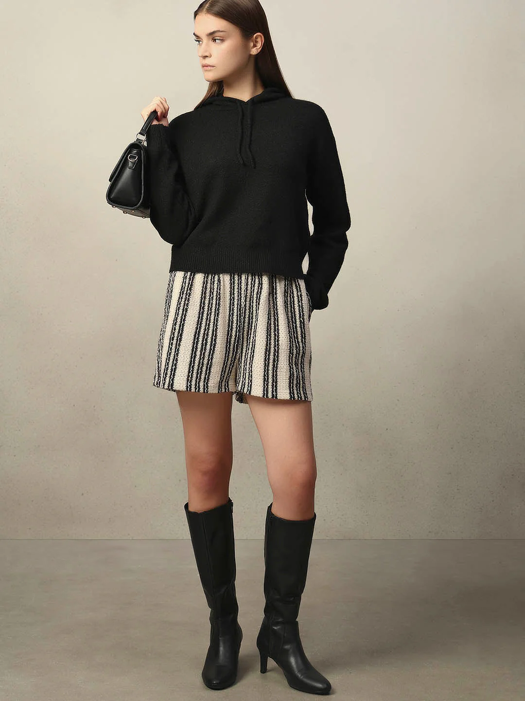 Black Hooded Pullover