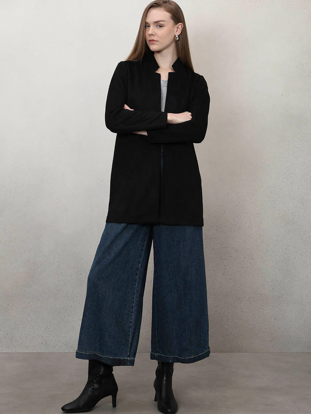 Long V-Neck Jacket - Black