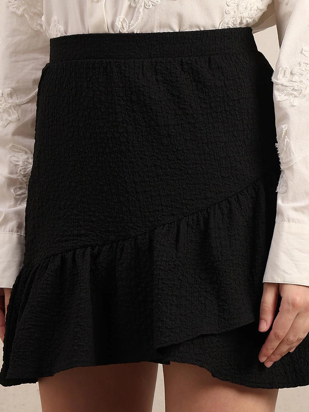 Black Ruffle Detail Mini Skirt - Image 8