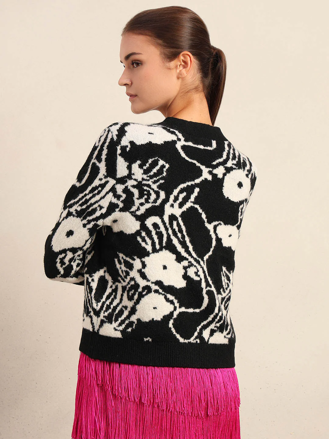 Jacquard V-Neck Cardigan - Image 4