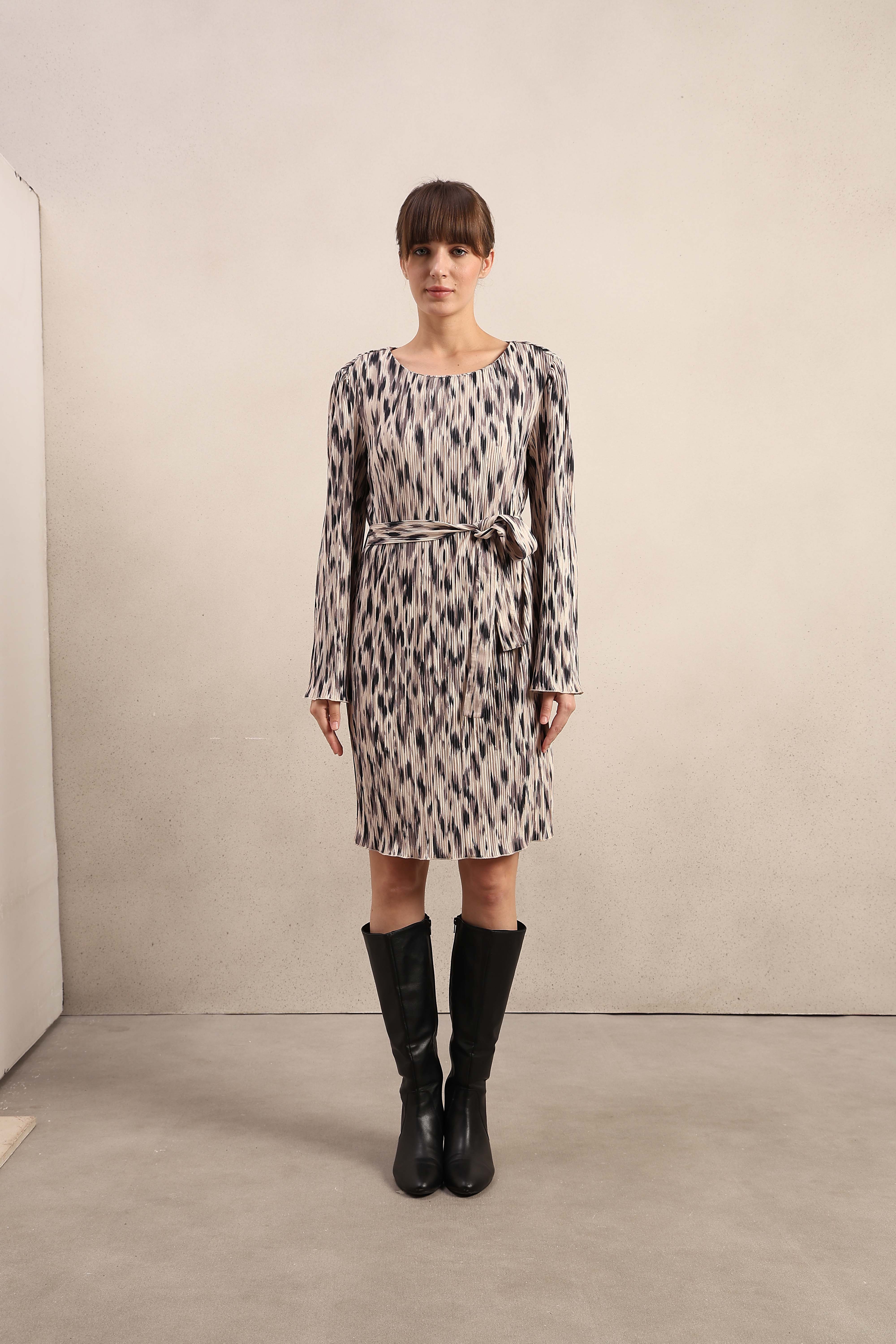 Beige Printed Belted Dress - Image 8