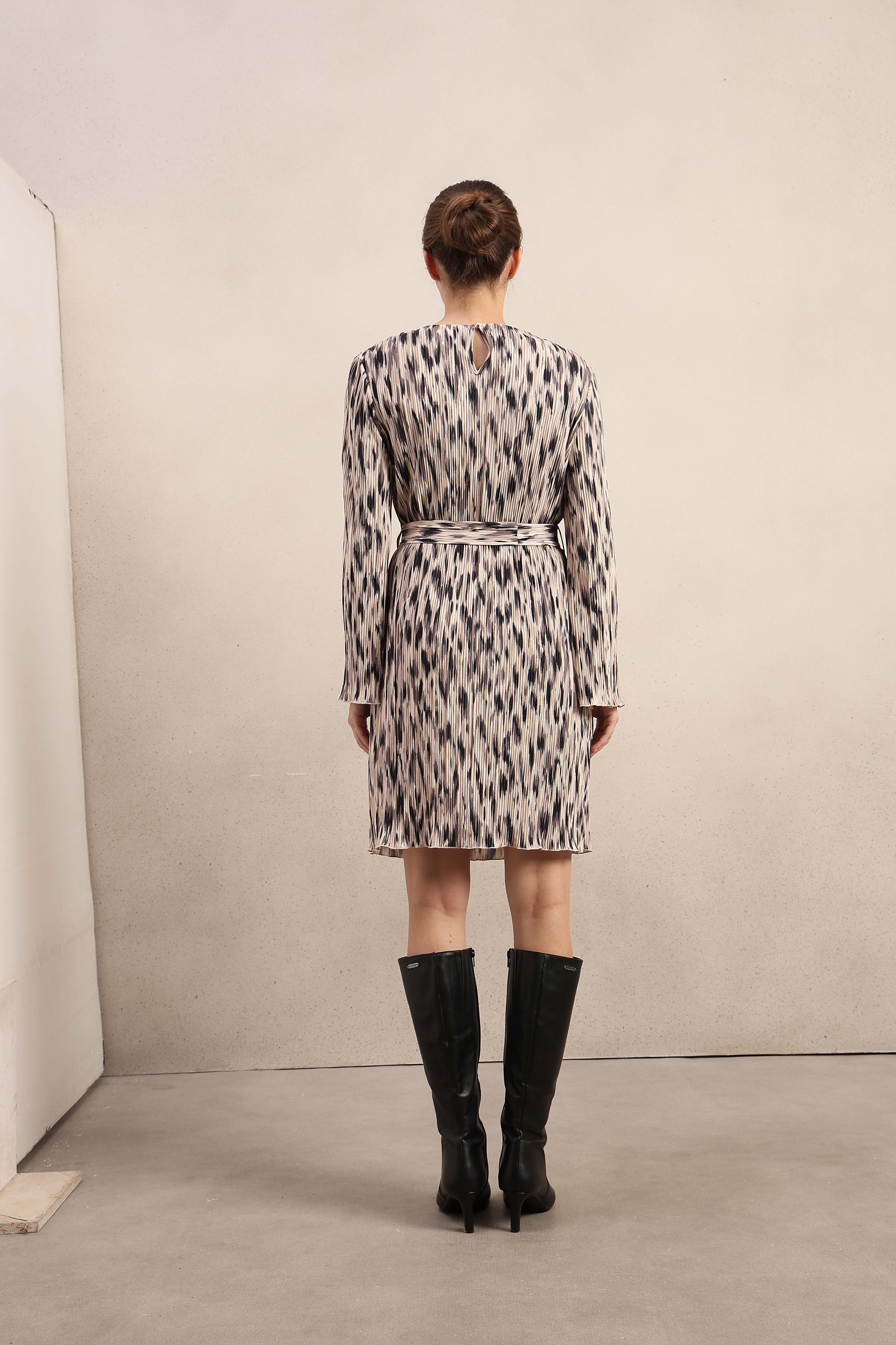 Beige Printed Belted Dress - Image 9