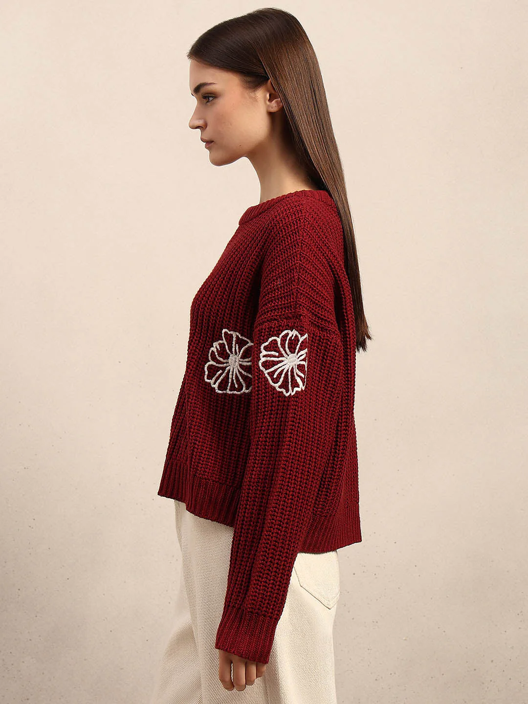 Floral Embroidered O-Neck Pullover - Image 3