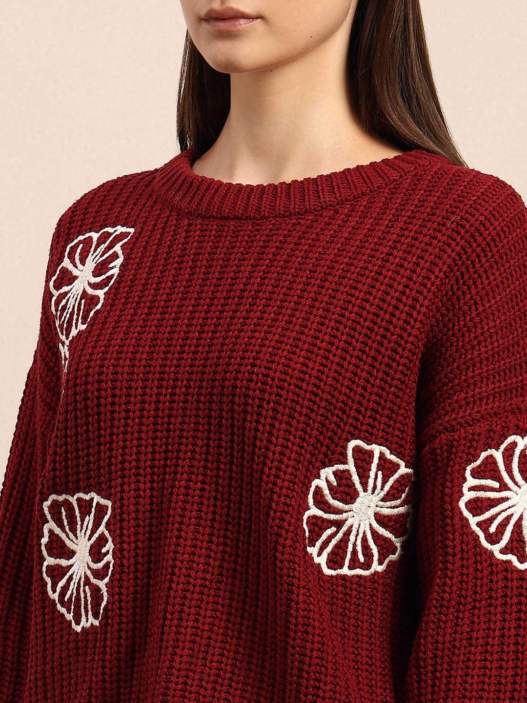 Floral Embroidered O-Neck Pullover - Image 8