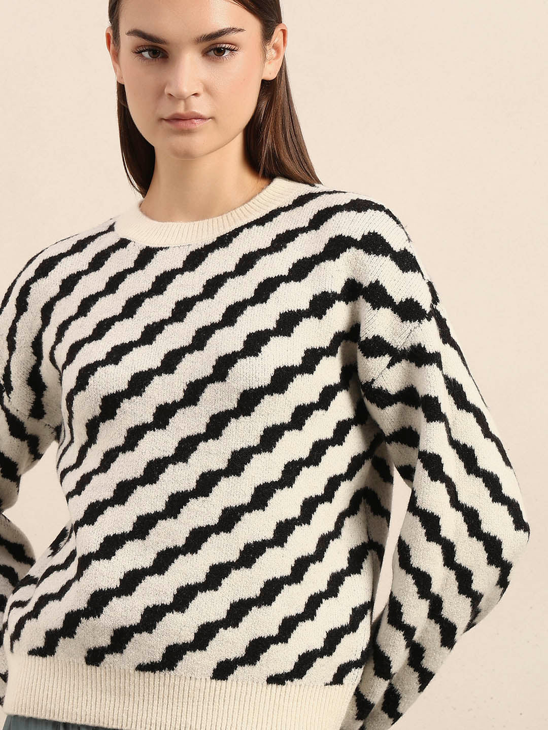 Black & Beige Printed Pullover - Image 6