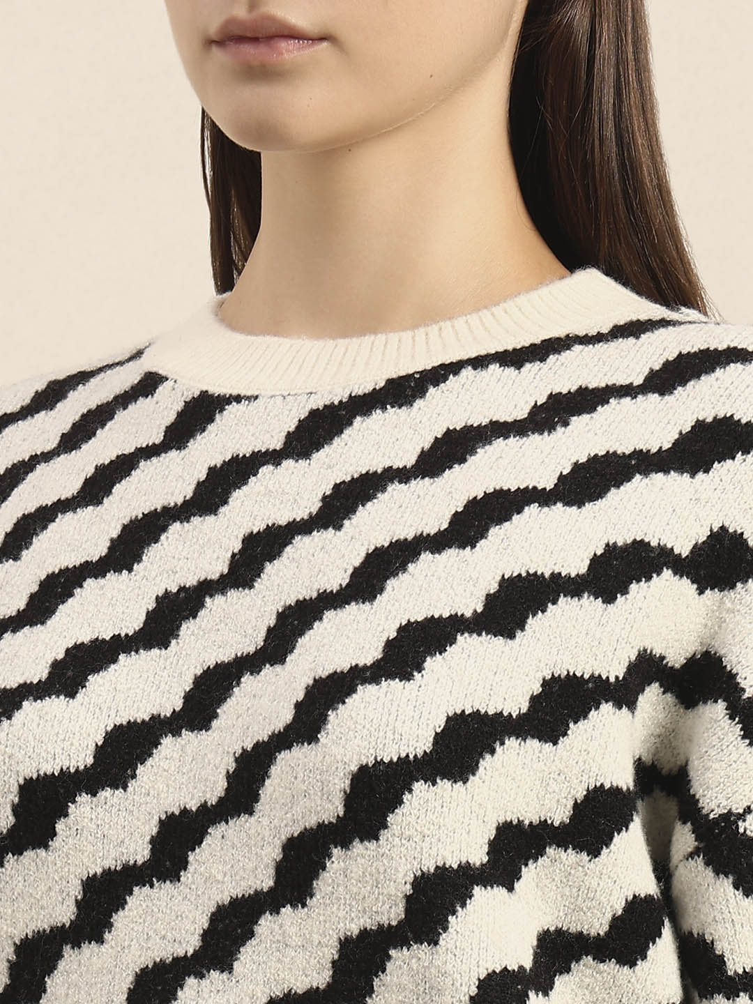 Black & Beige Printed Pullover - Image 8