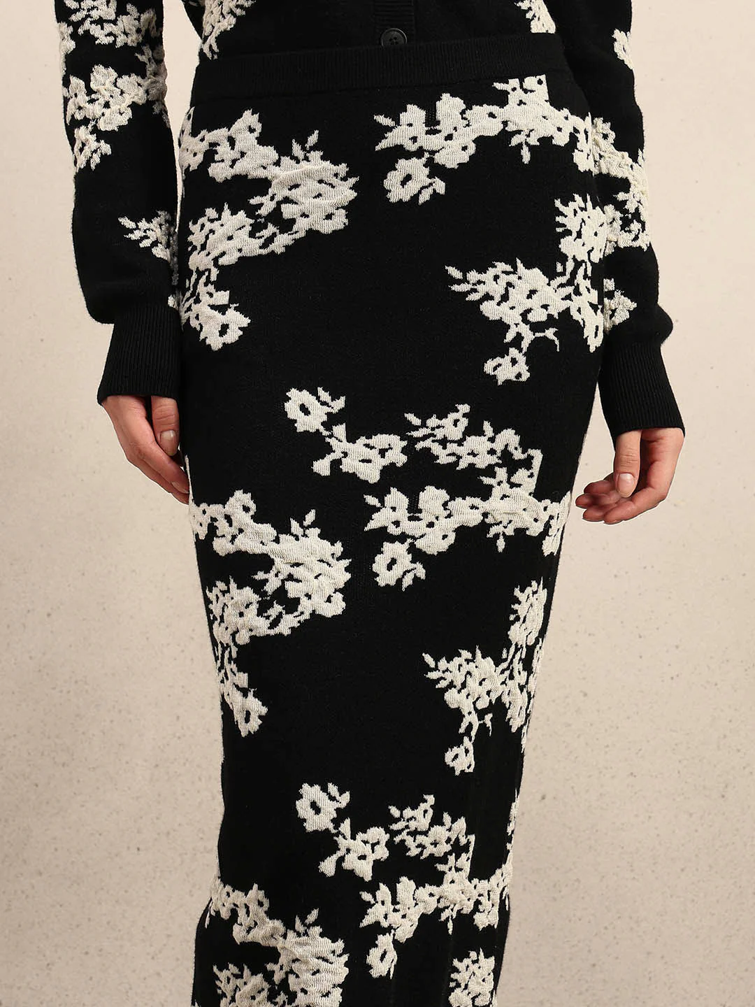 Floral Bodycon Midi Skirt - Image 6