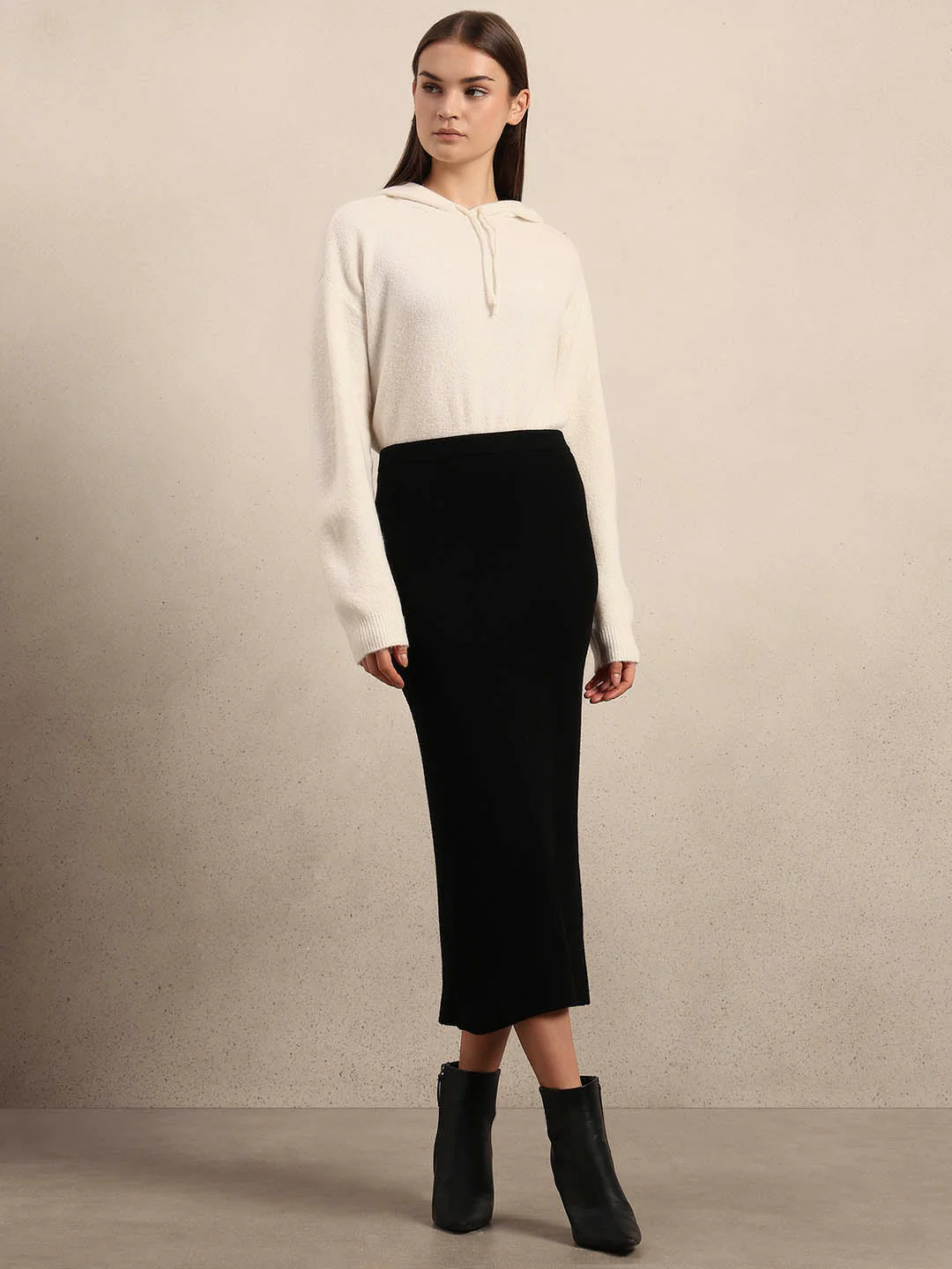 Knitted Bodycon Midi Skirt - Image 5