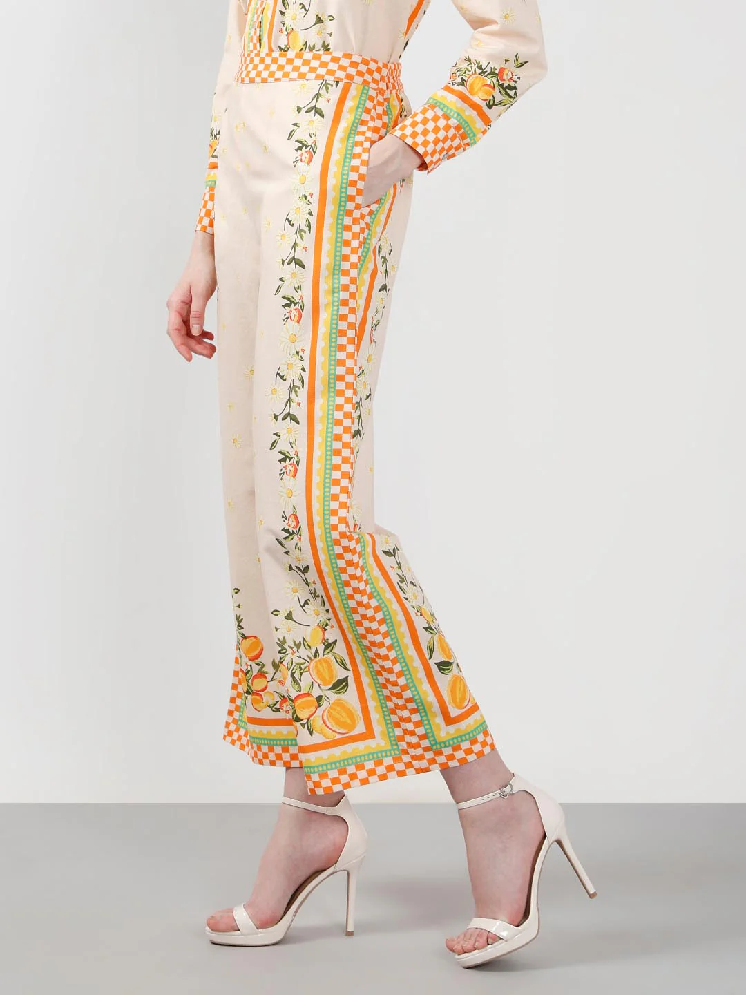 Vero Moda Yellow Printed Pants - Image 4