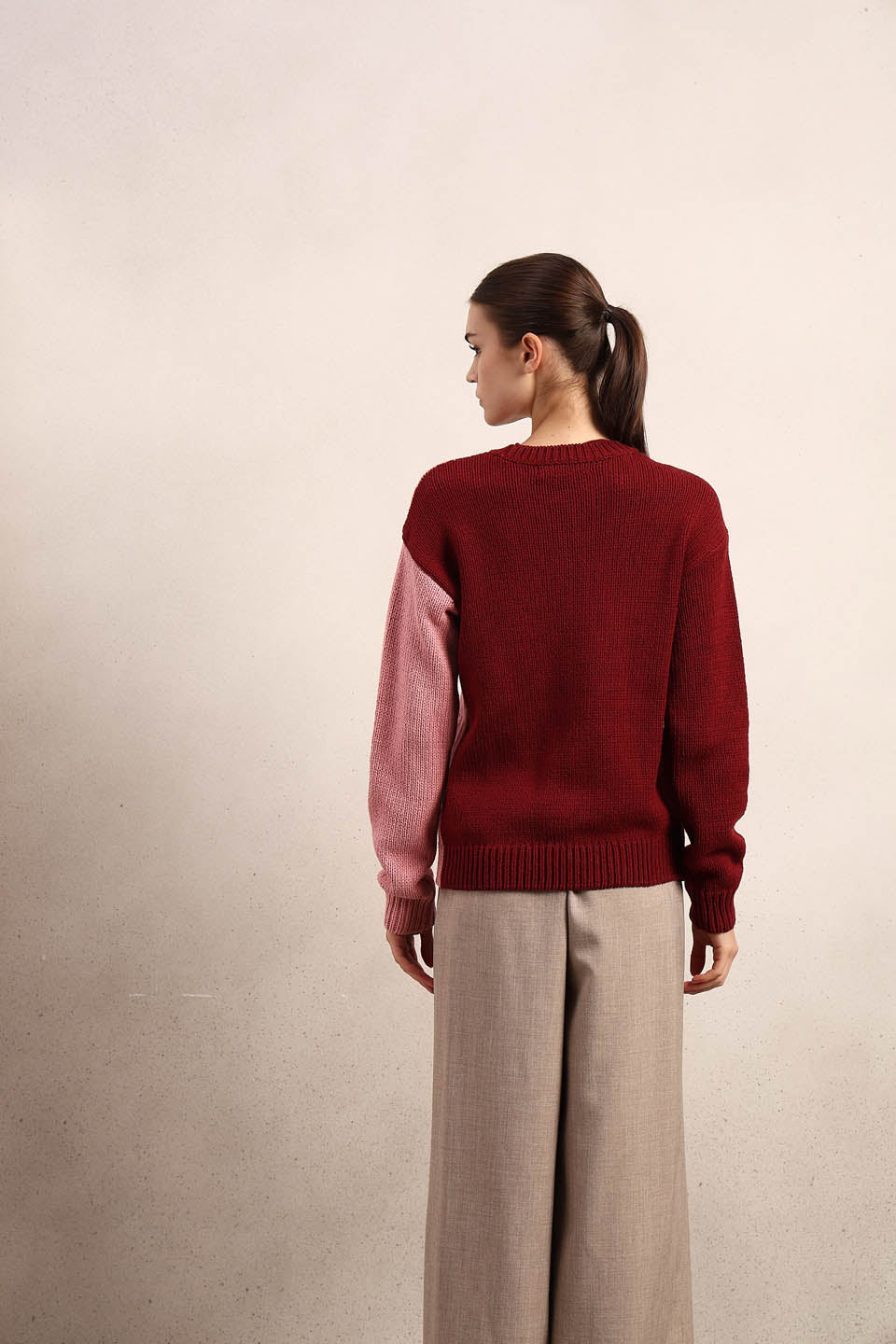 Dual Tone O-Neck Pullover - Image 10