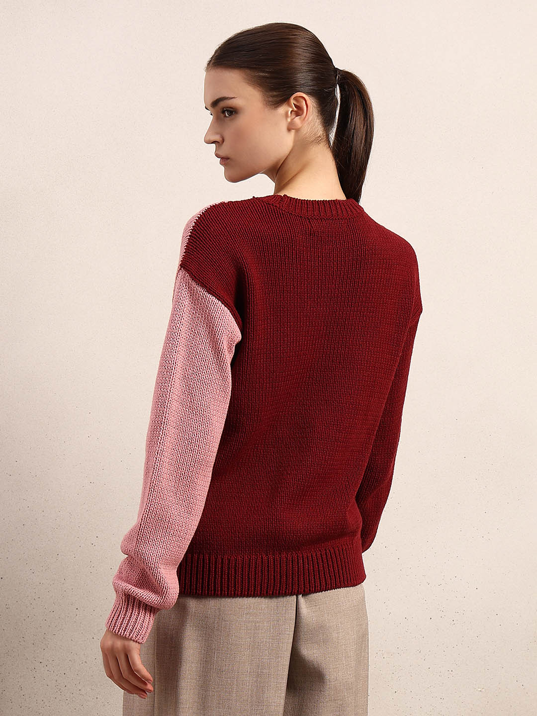 Dual Tone O-Neck Pullover - Image 4