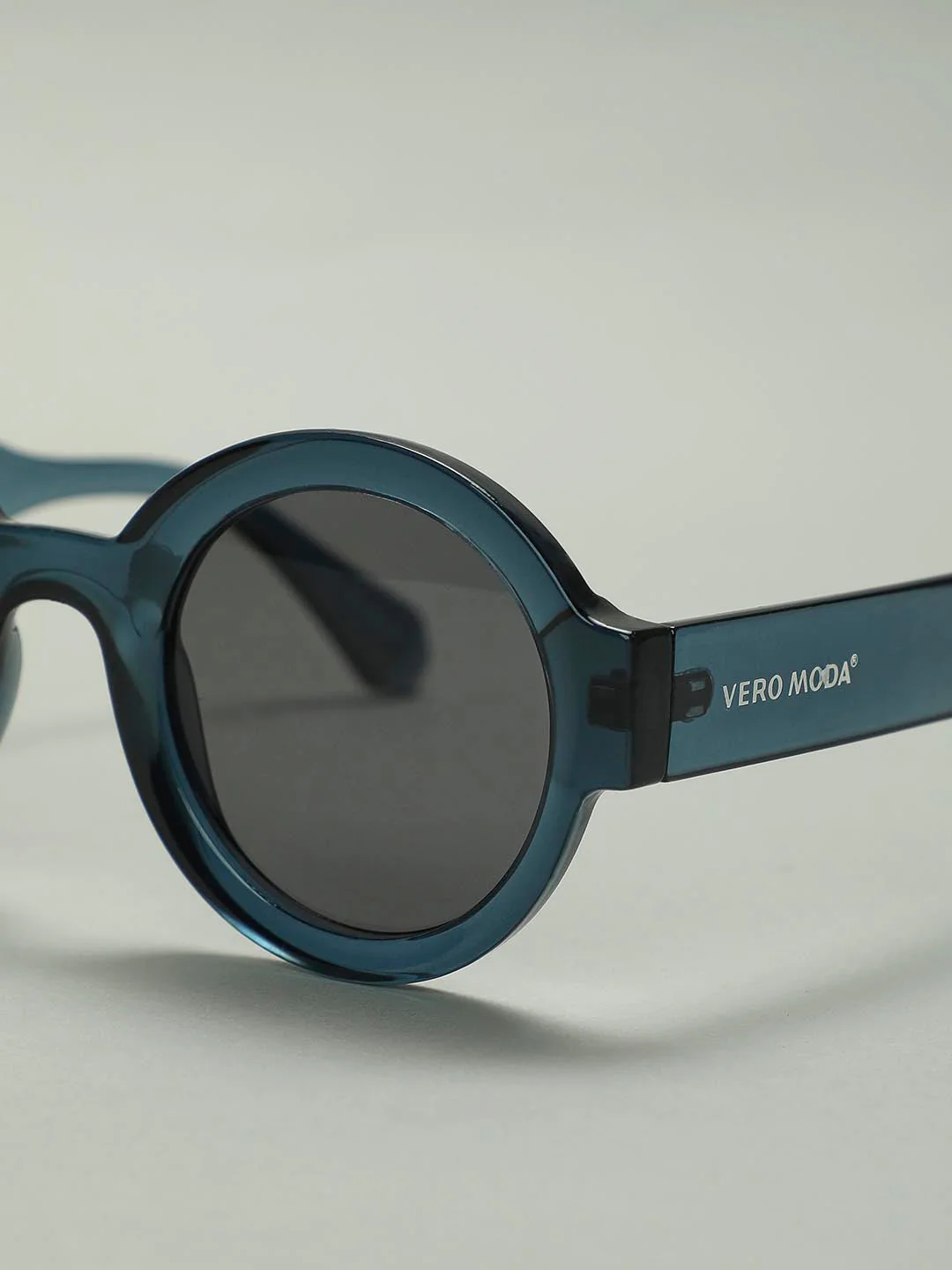 Blue Round Framed Sunglasses - Image 4