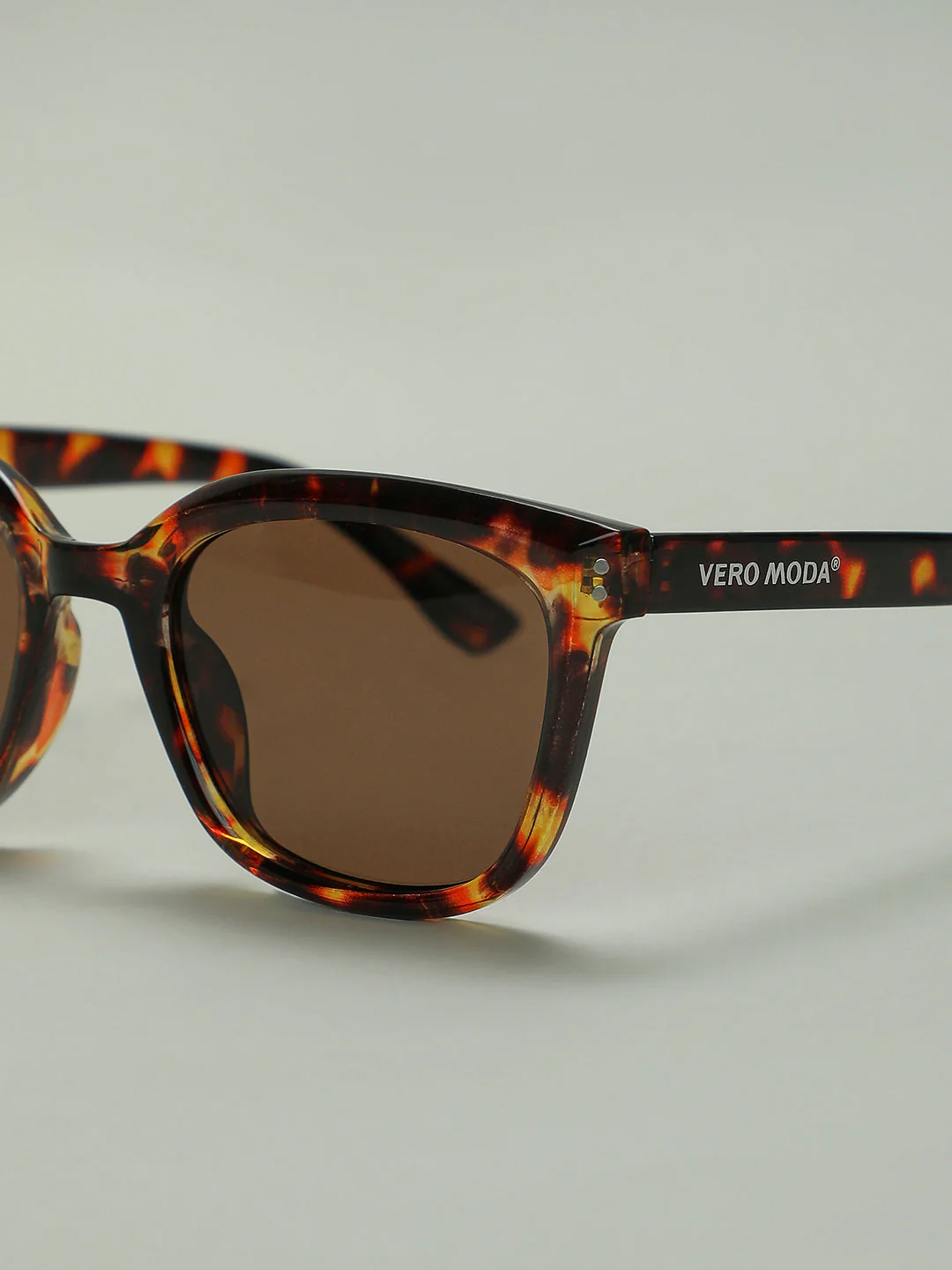 Tortoiseshell Wayfarer Sunglasses - Image 4