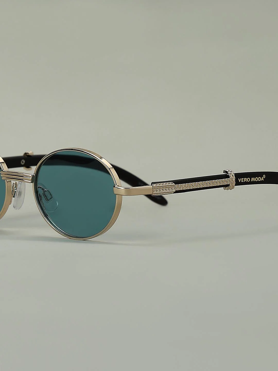 Blue Metal Frame Oval Sunglasses - Image 4