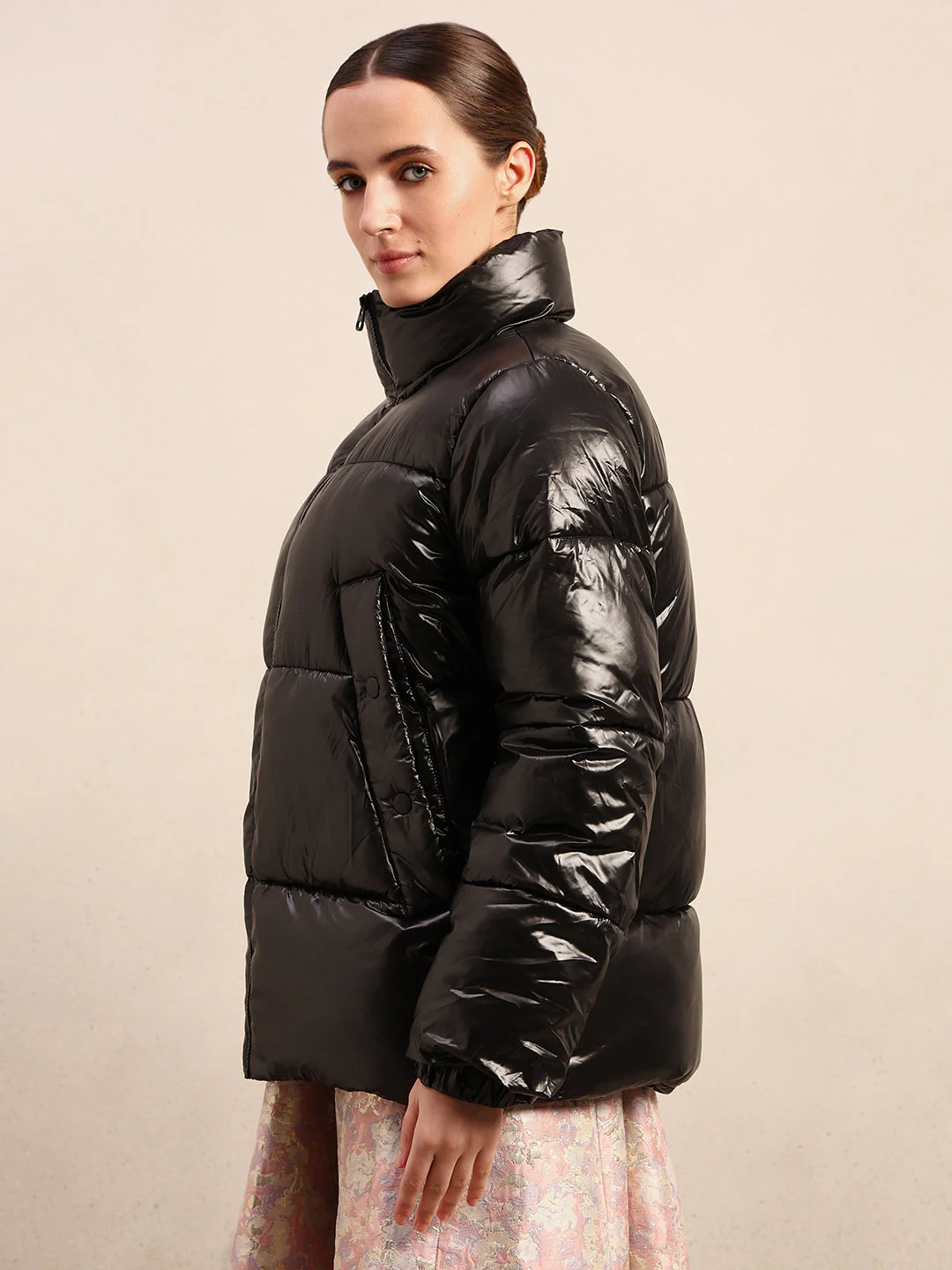 Black Short Puffer Jacket - Image 3