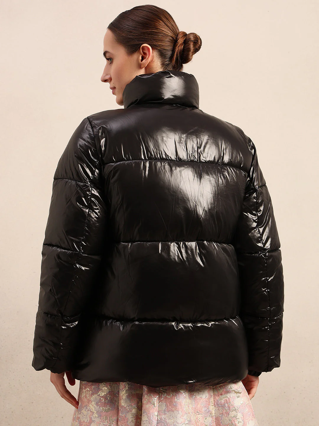 Black Short Puffer Jacket - Image 4