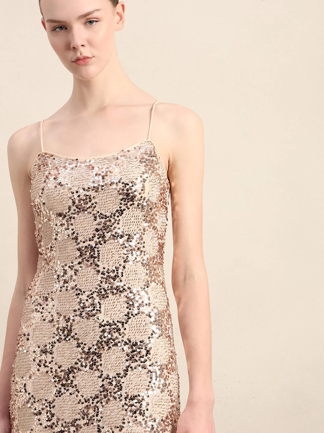 Golden Sequin Embellished Bodycon Dress - Image 5