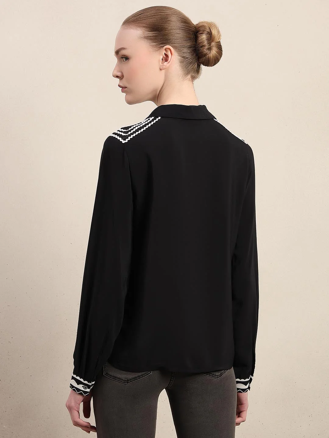 Black Contrast Embroidery Viscose Shirt - Image 4