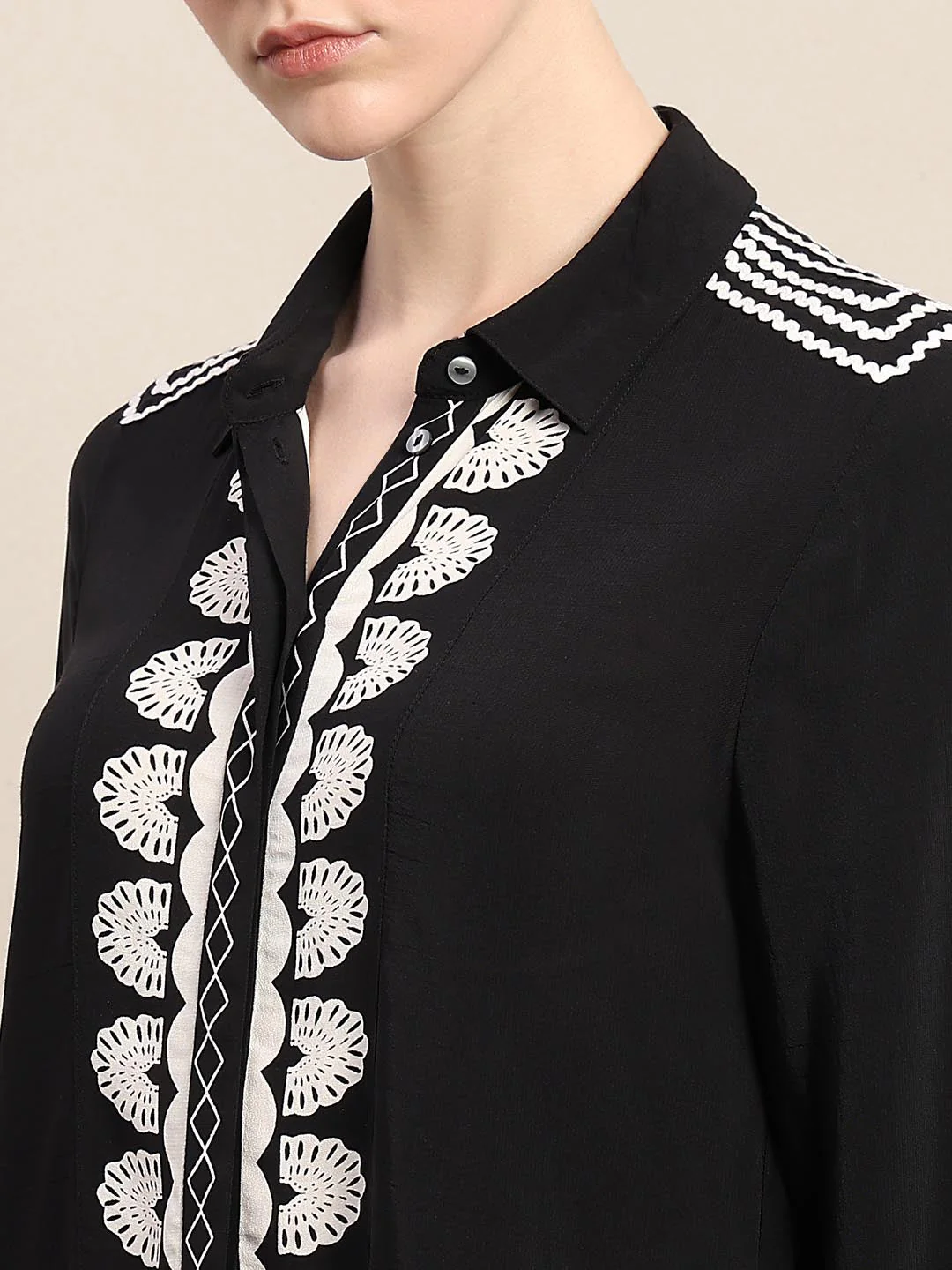 Black Contrast Embroidery Viscose Shirt - Image 8