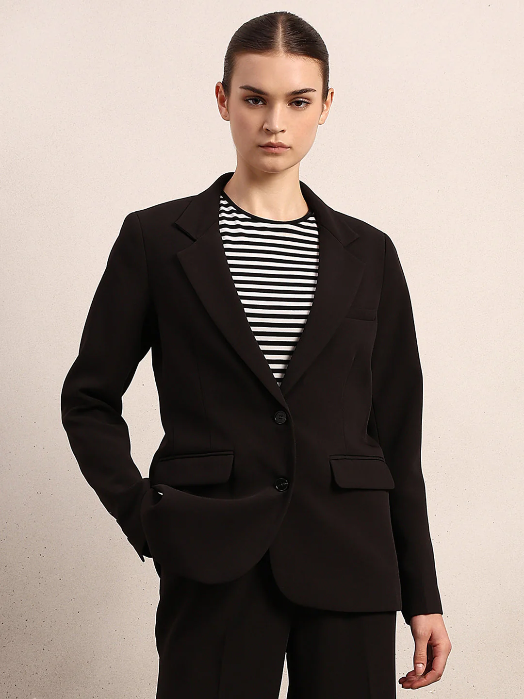 Black Tailored Blazer - Image 2