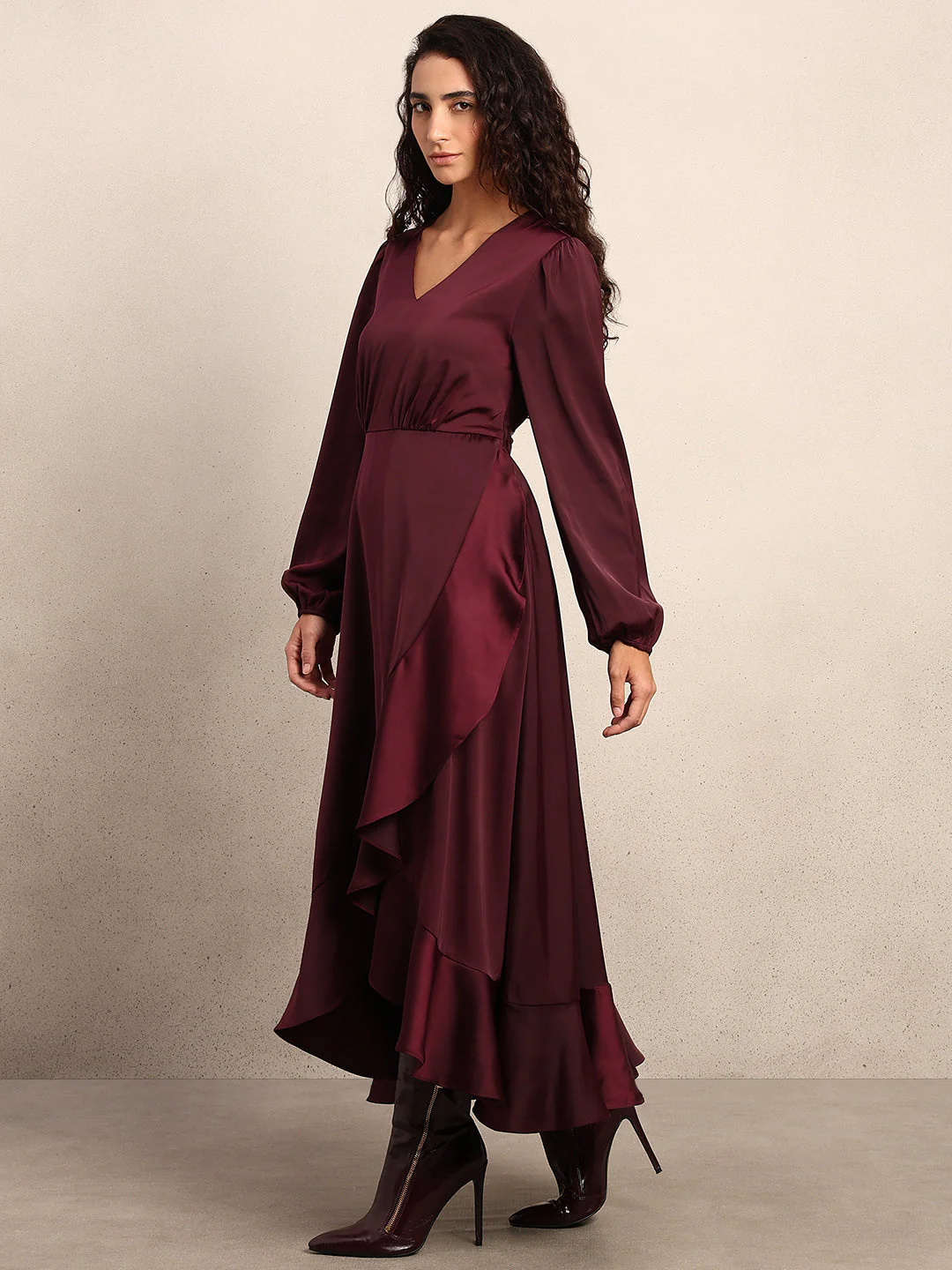 Ruffle Detail V-Neck Midi Dress - Image 3