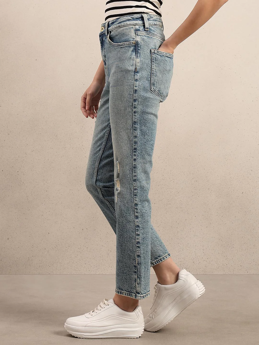 Light Blue Distressed Straight Fit Jeans - Image 3